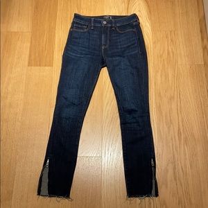Abercrombie & Fitch low rise ankle with zip